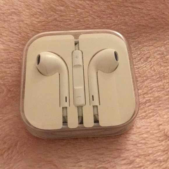 Apple headphones - Picture 1 of 3